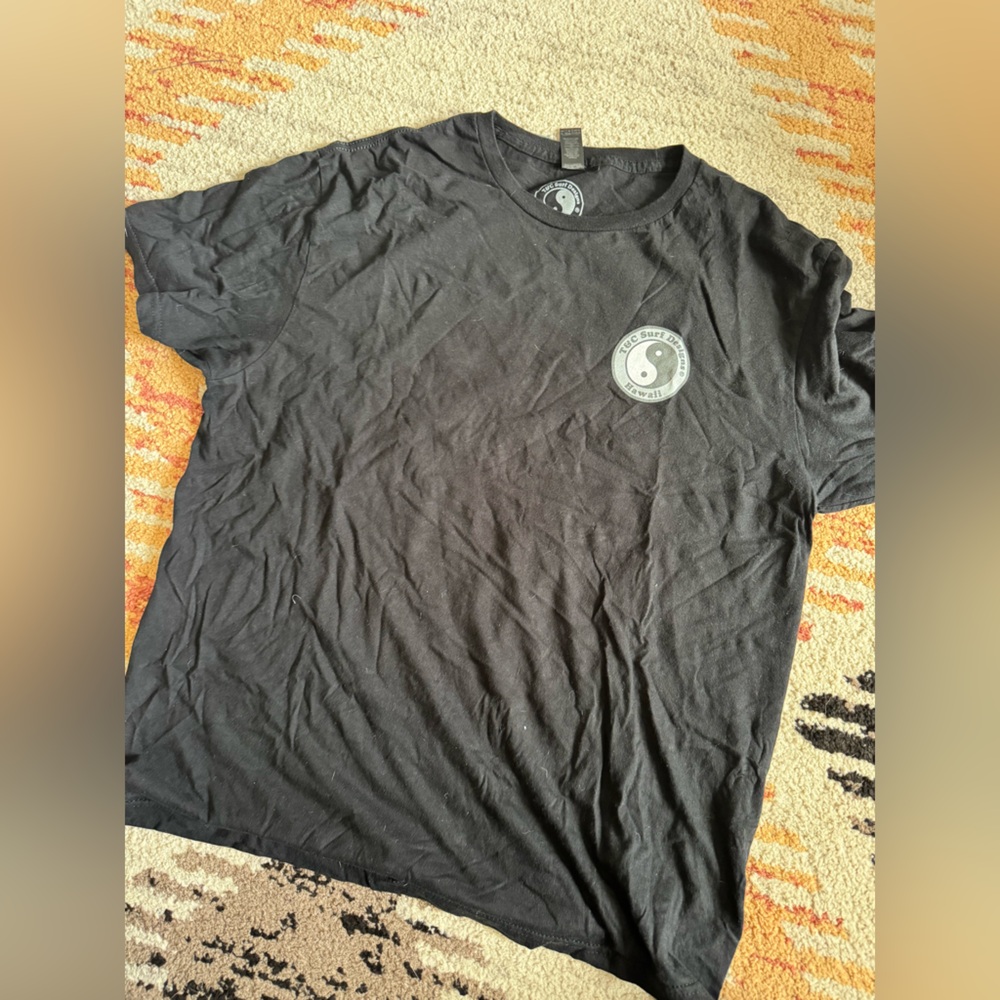 T&C Surf men’s large - Picture 2 of 2